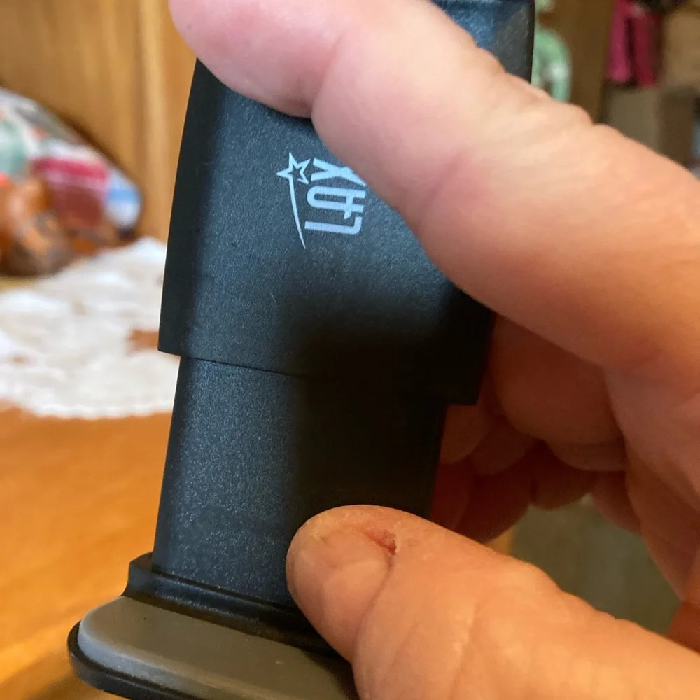 Cell Phone Adapter to hold your phone while driving, LAX Adapter
